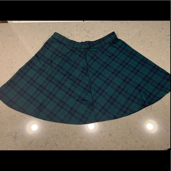 Forever 21 Green & Navy Blue Plaid Skirt - Size M - Picture 6 of 7